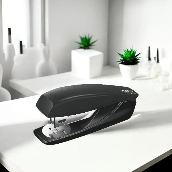 Leitz Recycle Küçük Zımba Makinesi 25 Sayfa Siyah ( 5606-95 )